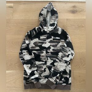 Under Armour Gray & Black Camo Pullover Hoodie Boys XL